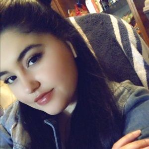 Meet your Posher, Nayeli